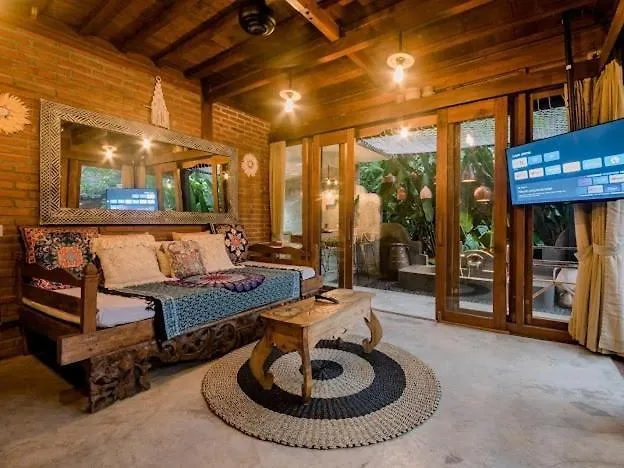 Pabuanvilla, Private, Etnik & Impressive Honeymoon